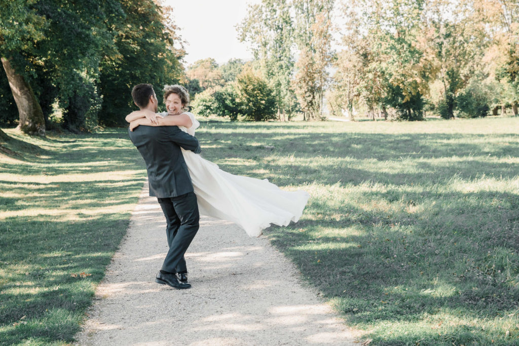 photographe mariage boheme Thonon Evian Geneve mariée robe bouquet marié amoureux lac leman danse