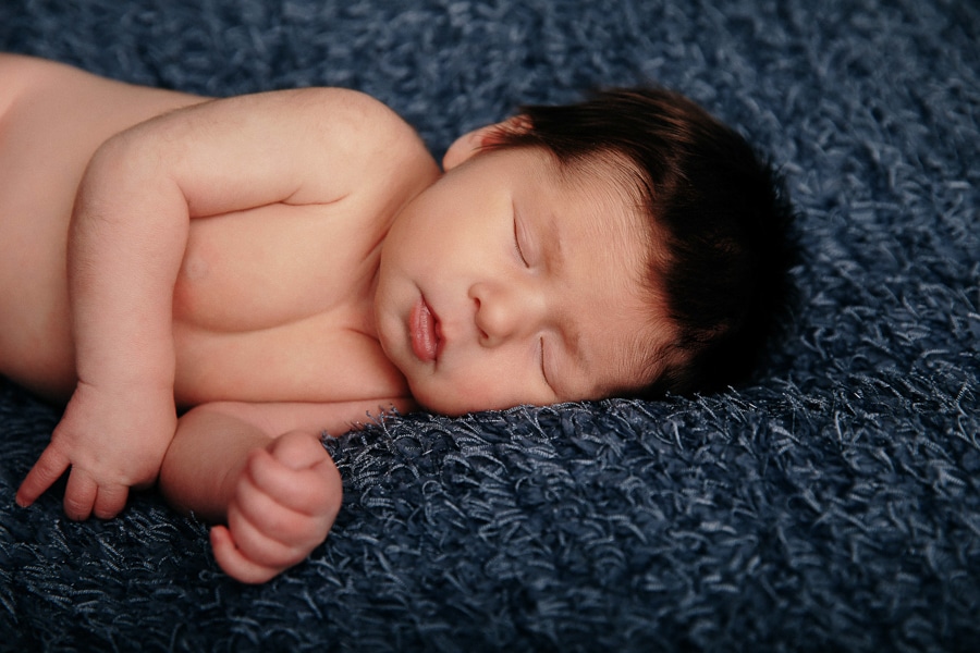 nouveau né séance photo photographe bébé endormi fille douvaine thonon evian annemasse geneve lausanne