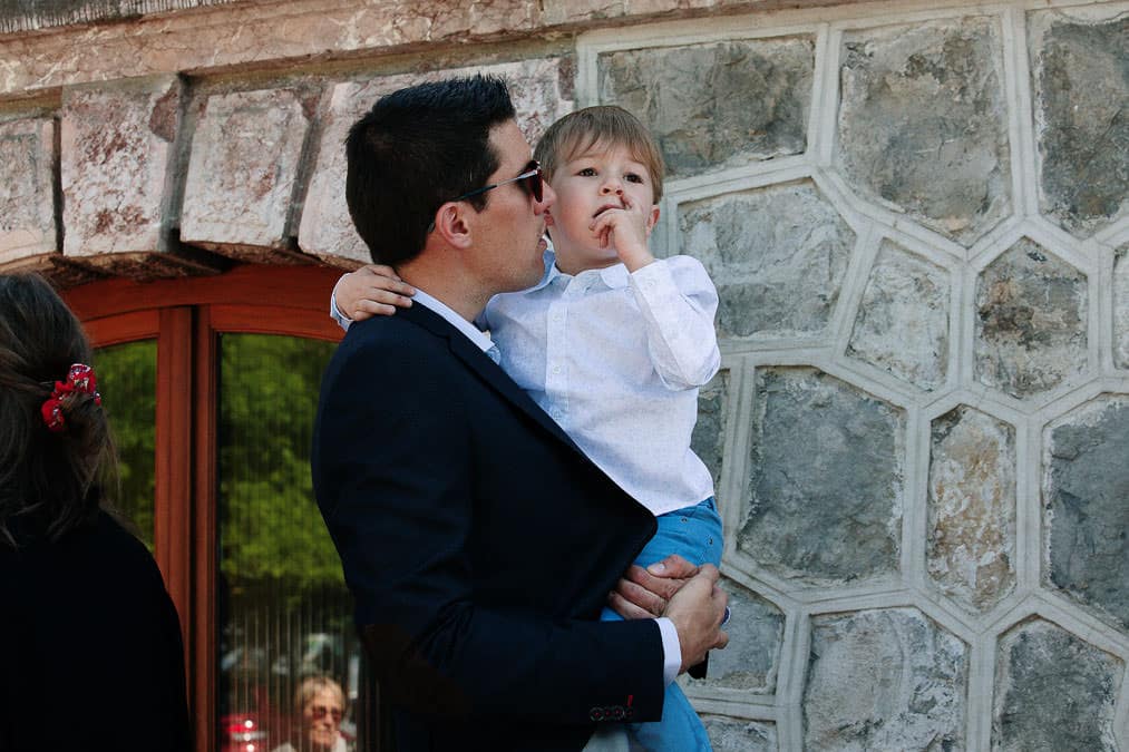 photo mariage à la mairie d'Evian ceremonie civile marié et son fils