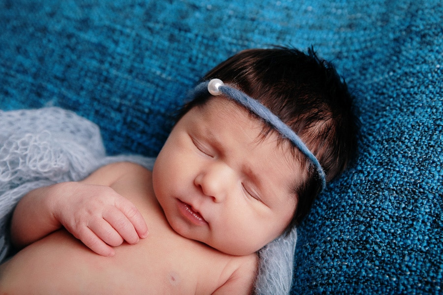 nouveau né séance photo photographe bébé endormi fille douvaine thonon evian annemasse geneve lausanne