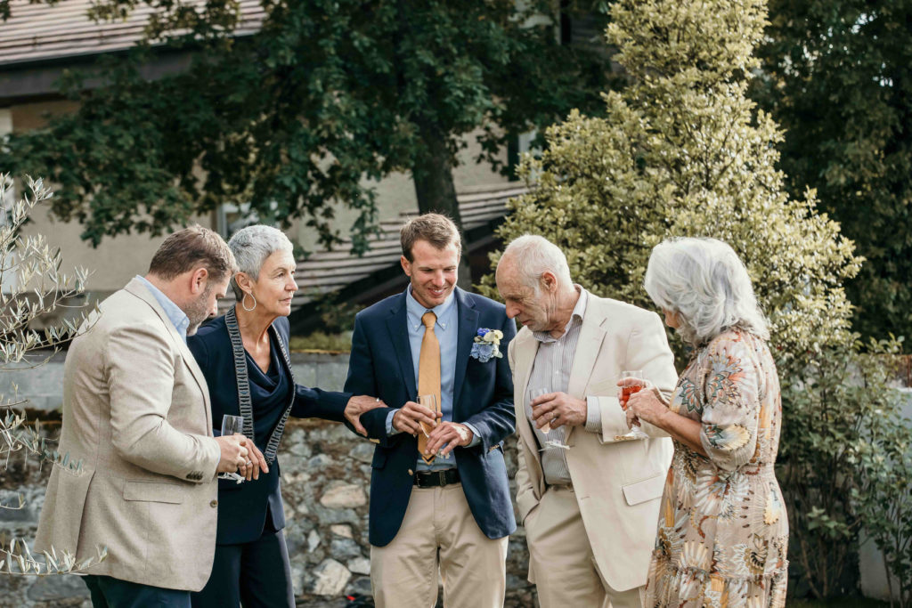 Corsier Geneve Suisse mariage ceremonie laique champagne mariés invités