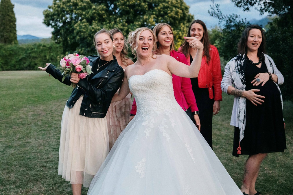 photographe mariage Thonon chateau de ripaille lancer de bouquet
