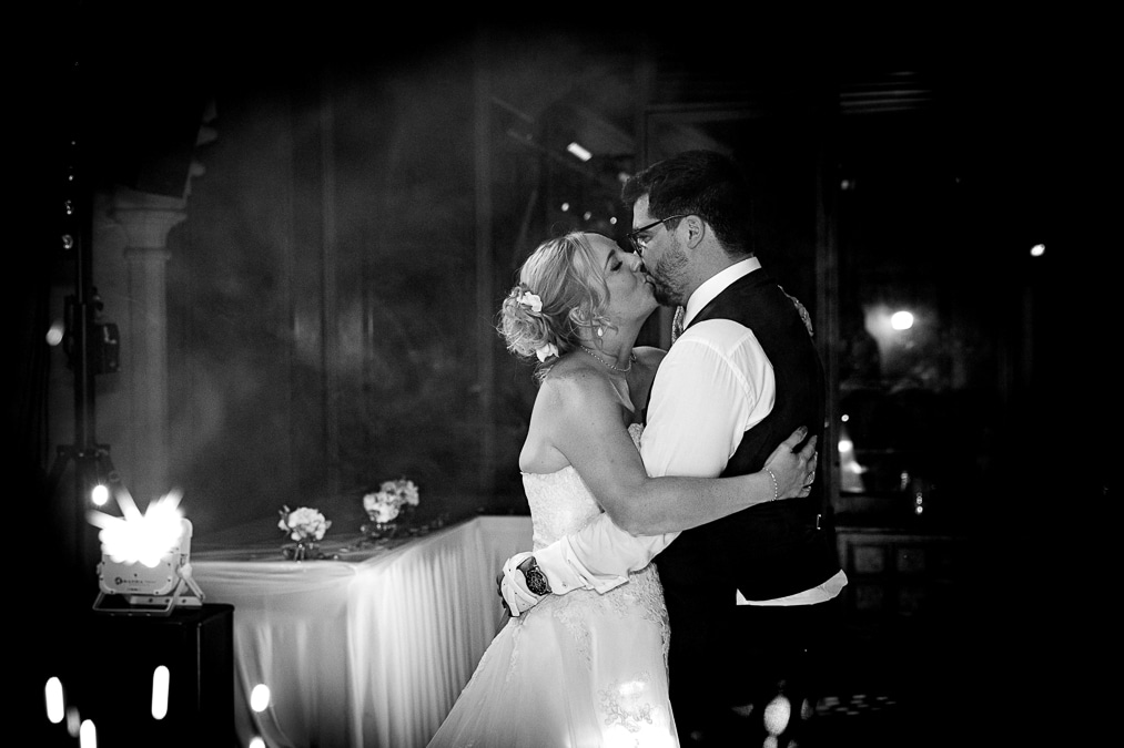 photographe mariage Thonon chateau de ripaille soirée diner repas animations première danse noir et blanc ouverture de bal