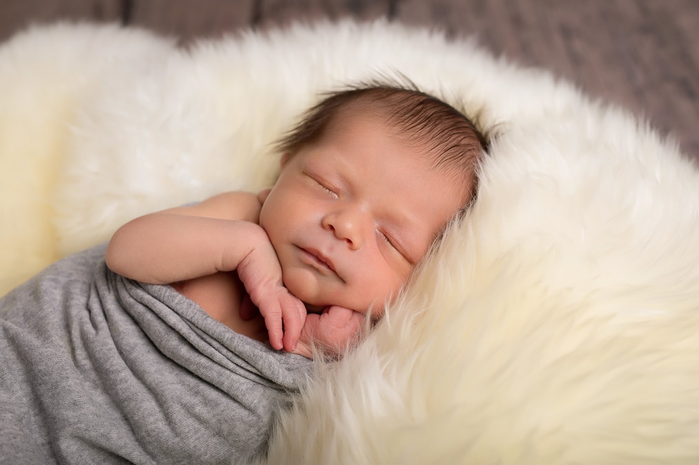 naissance séance photo photographe bébé endormi garçon douvaine thonon evian annemasse geneve lausanne